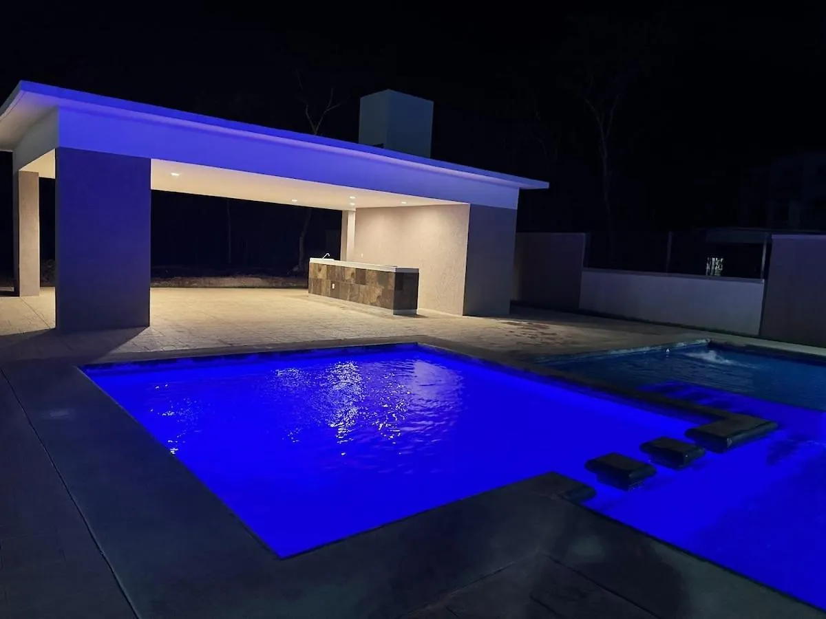 2 Bedroom Apartment Playa del Carmen